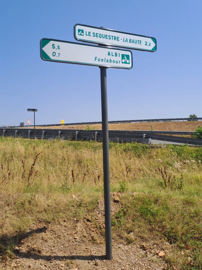 Panneaux directionnels - Jalonnement cyclable - Albi, Le Séquestre