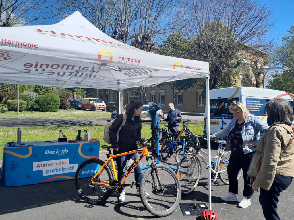 Stand employeur - Entreprise Harmonie mutuelle - Atelier participatif de mécanique vélo